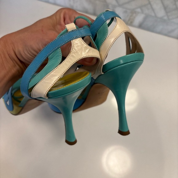 BCBGMaxAzria Turquoise and White Heels - Picture 7 of 13